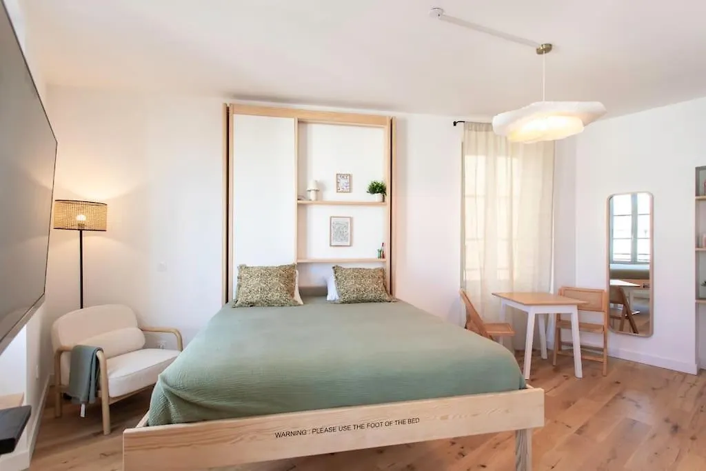 ניס #59 Central Balcony 5Mins Old Town & Sea Ac Wifi